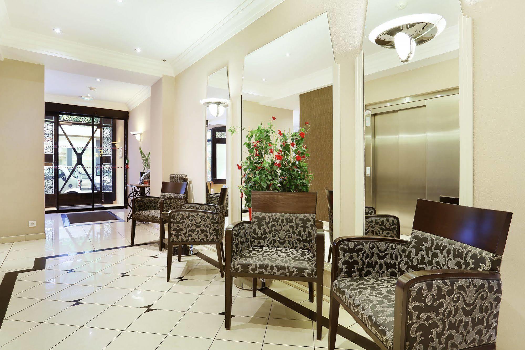 La Conversation Hotel 3*